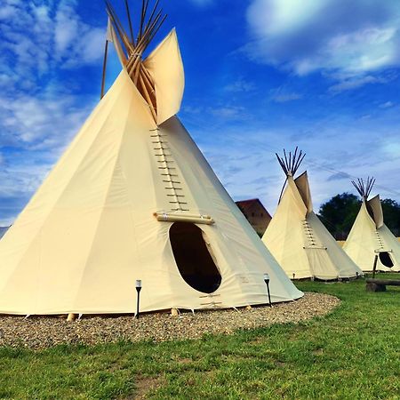 Hotel Teepee Camp Lounky Chodouny Exterior foto
