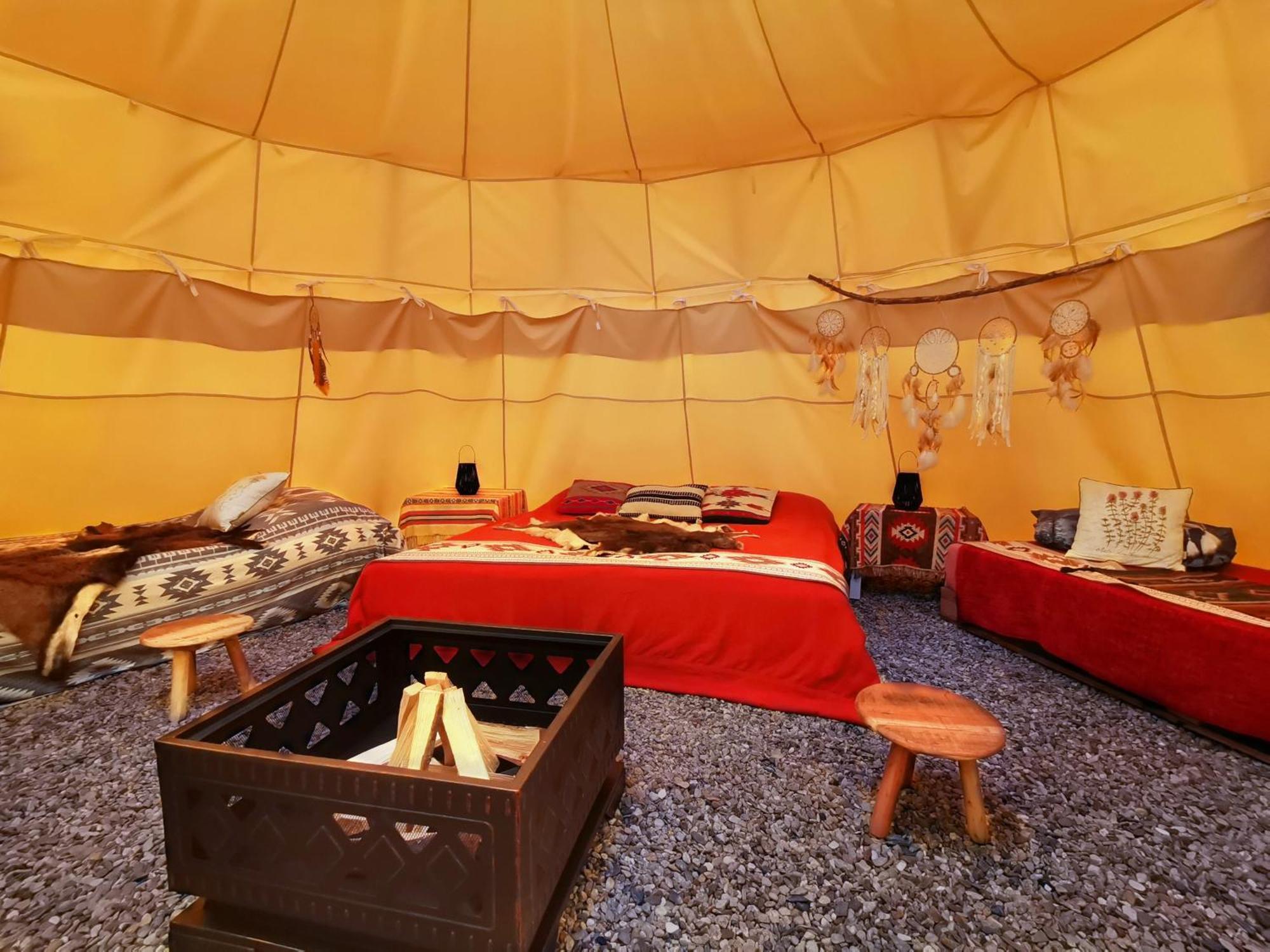 Hotel Teepee Camp Lounky Chodouny Exterior foto
